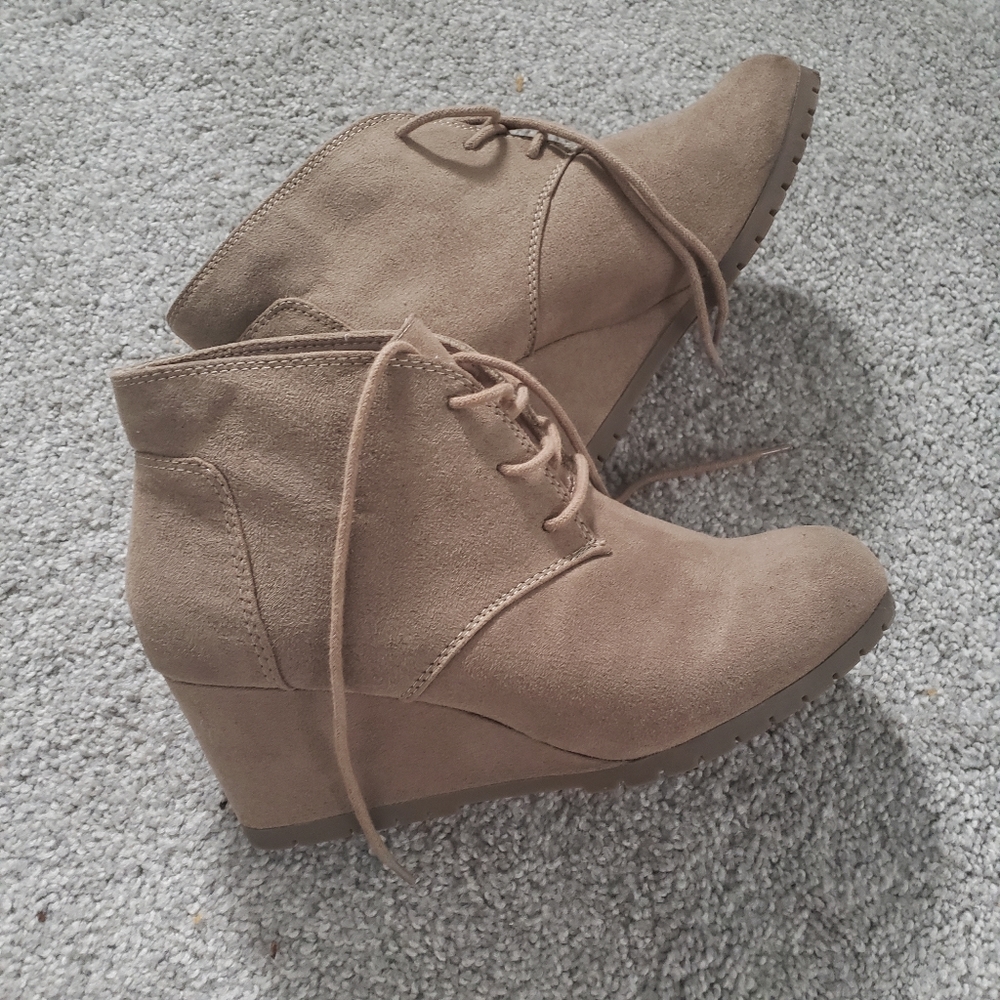 Faded glory wedge Booties